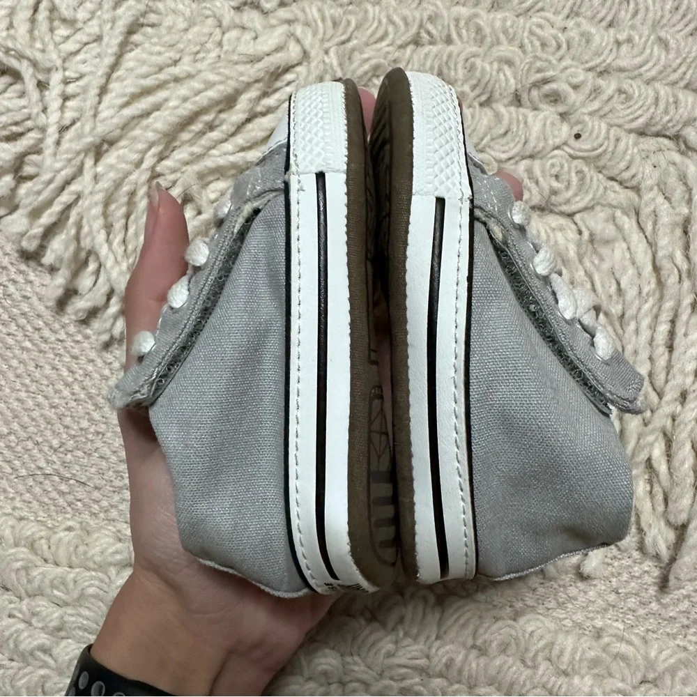 CONVERSE unisex infant light gray low top crib sneakers 4